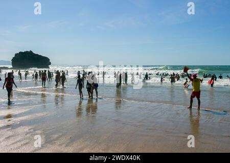 Activités de vacances sur la plage de Milady. Surveillance de la zone de baignade. Biarritz, Pyrénées-Atlantiques, France Banque D'Images