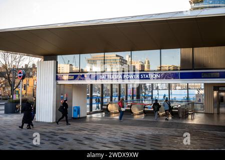 Battersea Power Underground Station, Londres, Angleterre, Royaume-Uni Banque D'Images