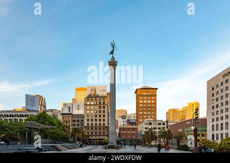 San Francisco, États-Unis - 18 mai 2022 : vue sur Union Square en fin d'après-midi. Banque D'Images
