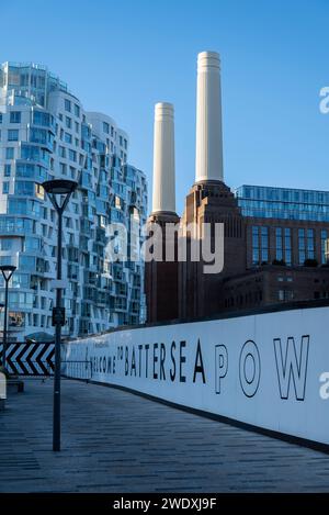Battersea Power Station et Prospect place appartements résidentiels conçus par Frank Gehry Partners, Londres, Angleterre, Royaume-Uni Banque D'Images
