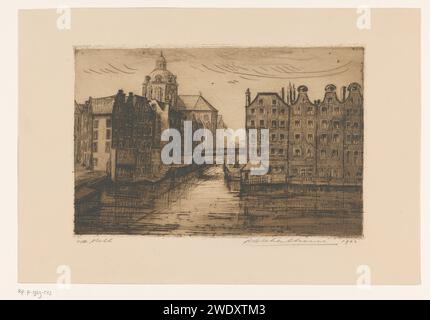 Vue de l'Oudezijds Kolk et du Sint Nicolaaskerk à Amsterdam, Inconnu, 1924 estampe vue de l'Armbrug à la Zeedijk. papier gravure canaux, eaux (en ville). pont. Bâtiment de l'église Oudezijds Kolk. Basilique Saint-Nicolas Banque D'Images