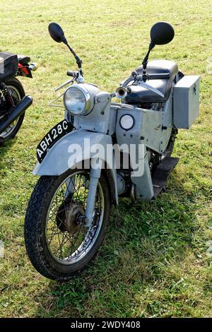 Frome, Somerset, Royaume-Uni - septembre 23 2023 : une moto Velocette Mk III LE 1965, ABH 28C, au Somerset Festival of transport 2023 Banque D'Images