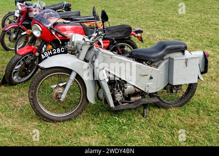 Frome, Somerset, Royaume-Uni - septembre 23 2023 : une moto Velocette Mk III LE 1965, ABH 28C, au Somerset Festival of transport 2023 Banque D'Images