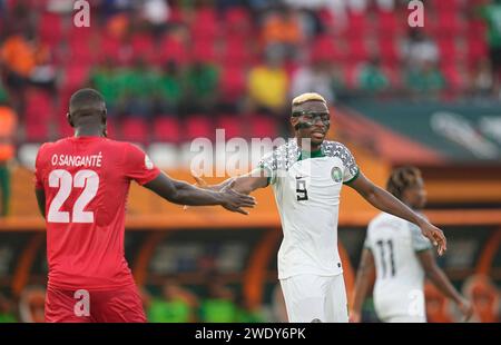 Abidjan, Côte d'Ivoire. 22 2024 janvier : Victor James Osimhen (Nigeria) fait des gestes lors d'un match de la coupe d'Afrique des Nations du Groupe A, Nigeria vs Guinée-Bissau, au Stade Félix Houphouet-Boigny, Abidjan, Côte d'Ivoire. Kim Price/CSM crédit : CAL Sport Media/Alamy Live News Banque D'Images