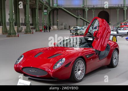 Vente Bonhams 2020 au Grand Palais à Paris. Focus sur un Zagato Mostro coupé rouge 2016. N° de châssis YA9VZ3S00F0169036. Banque D'Images