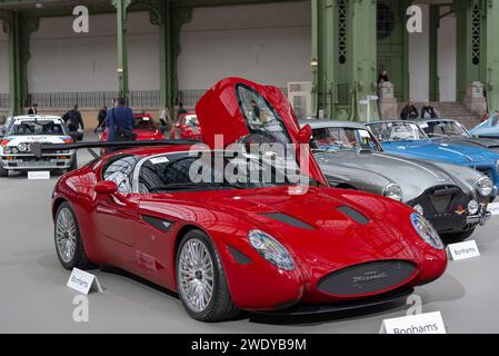 Vente Bonhams 2020 au Grand Palais à Paris. Focus sur un Zagato Mostro coupé rouge 2016. N° de châssis YA9VZ3S00F0169036. Banque D'Images