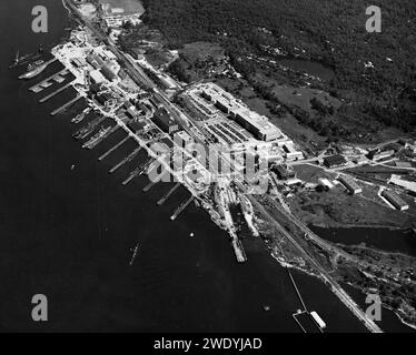 Vue aérienne de la base navale américaine de sous-marins New London à Groton, Connecticut (États-Unis), le 21 juillet 1941 Banque D'Images