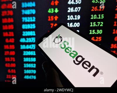 KONSKIE, Pologne - 22 janvier 2024 : logo de la société Seagen affiché sur l'écran du téléphone portable Banque D'Images