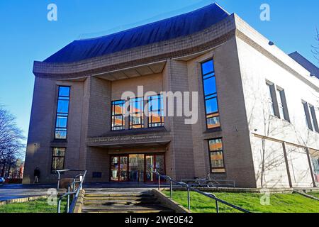 Façade principale du tribunal de première instance de Cardiff, Cardiff. Prise en janvier 2024 Banque D'Images