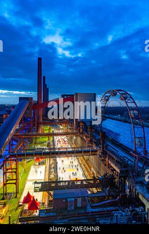 La patinoire de la cokerie de Zollverein, site du patrimoine mondial du complexe industriel de la mine de charbon de Zollverein, NRW, Allemagne, Banque D'Images