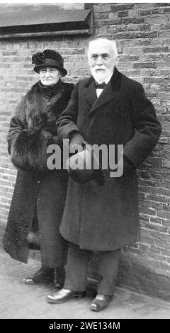 Aletta Lorentz-Kaiser en Hendrik Antoon Lorentz, Rapenburg, Leiden, 11 décembre 1925. Banque D'Images