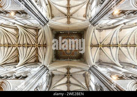 Londres, Royaume-Uni - 29 août 2022 : intérieur de l'abbaye de Westminster de style gothique. L'église est située à côté du Palais de Westminster Londres, Angleterre, Royaume-Uni. Banque D'Images