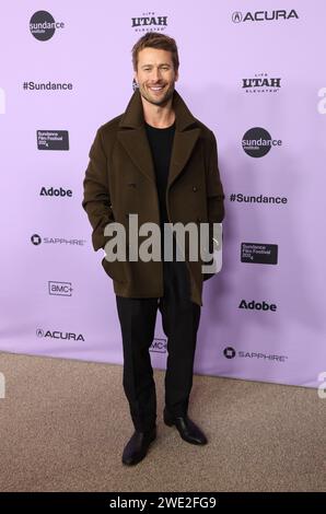 Park City, États-Unis. 22 janvier 2024. Glen Powell arrive à la première de « Hit Man » lors du Festival du film de Sundance 2024 qui se tient au Théâtre Eccles Center le 22 janvier 2024 à Park City, Utah. © JPA/AFF-USA.com crédit : AFF/Alamy Live News Banque D'Images