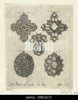 Cinq devant et dos de bijoux, Paul collet (I), d'après Gilles Légaré, 1663 impriment le devant et le dos d'une broche en forme de croix ; une broche ou boucle d'oreille ; le devant et le dos d'un médaillon portrait avec un couvercle sur une charnière. Page 5 de la série de 8 feuilles avec des dessins pour bijoux. Paris (éventuellement) gravure sur papier Banque D'Images