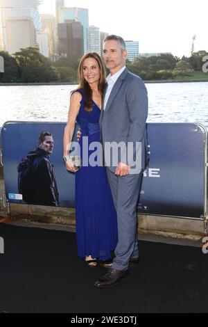 Sydney, Australie. 23 janvier 2024. Rebecca Gleeson et Eric Bana arrivent sur le tapis rouge pour la première Sydney de Force of nature : The Dry 2 au Westpac OpenAir Sydney, Mrs Macquaries point Royal Botanic Garden, Sydney. Crédit : Richard Milnes/Alamy Live News Banque D'Images