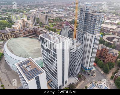 Photo aérienne d'Altus House, Unite, logement étudiant White Rose View et Leeds Arena, centre-ville de Leeds, Yorkshire, Royaume-Uni repris Merrion Way Banque D'Images