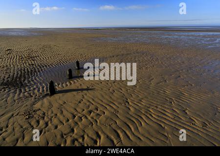 Vue sur la plage de sable de Brancaster, North Norfolk, Angleterre, Royaume-Uni Banque D'Images