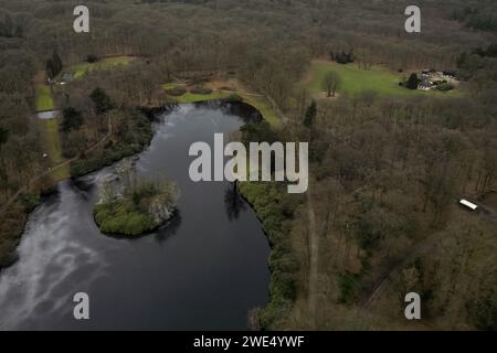 BAARN - Drone photo du domaine Soestdijk Palace. Le conseil municipal de Baarn avait déjà approuvé un plan de zonage pour le réaménagement du domaine du palais de Soestdijk, mais plusieurs résidents locaux et organisations de protection de la nature se sont opposés au plan. ANP SANDER KONING pays-bas sorti - belgique sorti Banque D'Images