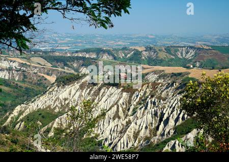 riserva naturale guidata Calanchi, Atri, province de Teramo, région des Abruzzes, Italie Banque D'Images