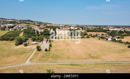 Vue aérienne du Castello di Agazzano à Gazzola, Piacenza, Emilie-Romagne, Italie Banque D'Images