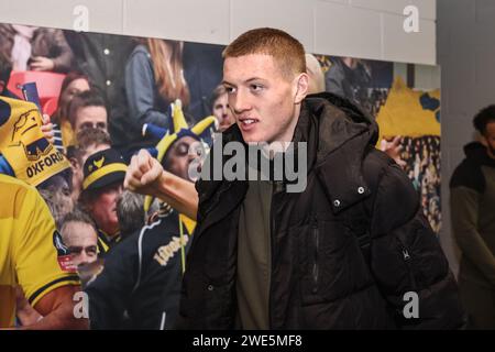 Rogan Ravenhill de Barnsley arrive lors du match Sky Bet League 1 Oxford United vs Barnsley au Kassam Stadium, Oxford, Royaume-Uni, le 23 janvier 2024 (photo de Mark Cosgrove/News Images) Banque D'Images