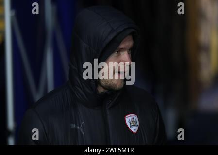 Ben Killip de Barnsley arrive lors du match Sky Bet League 1 Oxford United vs Barnsley au Kassam Stadium, Oxford, Royaume-Uni. 23 janvier 2024. (Photo Alfie Cosgrove/News Images) à Oxford, Royaume-Uni le 1/23/2024. (Photo Alfie Cosgrove/News Images/Sipa USA) crédit : SIPA USA/Alamy Live News Banque D'Images