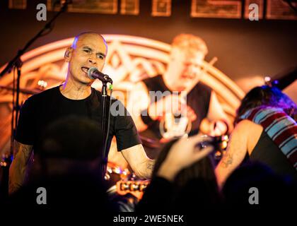 British Lion fondée par Steve Harris de Iron Maiden, UK Tour, Chinnerys, Southend-on-Sea, Essex © Clarissa Debenham (film Free Photography) / Alamy Banque D'Images