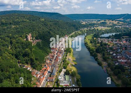 Photos aériennes du château de Henneburg, de la ville et du main dans la région de Spessart-Mainland, Stadtprozelten, Franconie, Bavière, Allemagne Banque D'Images