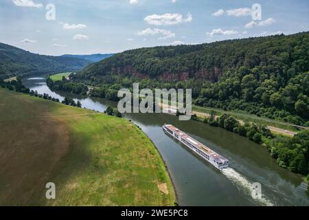 Vue aérienne du bateau de croisière fluviale Viking Egdir (croisières Viking) sur le main, Dorfprozelten, Franconie, Bavière, Allemagne Banque D'Images