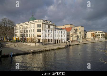 Neubauten, Immobilien, Havelarm, Alte Fahrt, Musée Baberini, Rückseite, Adolf-Miethe-Ufer, Potsdam, Brandenburg, Deutschland Neubauten, Immobilien, Havelarm, Alte Fahrt, Museum Baberini, Rückseite, Adolf-Miethe-Ufer, Potsdam, Brandenburg, Deutschland *** bâtiments neufs, Immobilier, Havelarm, Alte Fahrt, Musée Baberini, arrière, Adolf Miethe Ufer, Potsdam, Brandenburg, Allemagne bâtiments neufs, immobilier, Havelarm, Alte Fahrt, Musée Baberini, arrière, Adolf Miethe Ufer, Potsdam, Brandebourg, Allemagne Banque D'Images