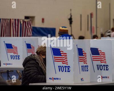 Bedford, New Hampshire, États-Unis. 23 janvier 2024. Le vote est en cours dans le New Hampshire pour la primaire présidentielle. (Image de crédit : © Sue Dorfman/ZUMA Press Wire) USAGE ÉDITORIAL SEULEMENT! Non destiné à UN USAGE commercial ! Banque D'Images