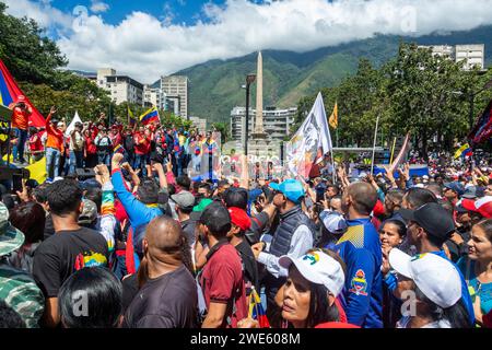 Le gouvernement de Nicolas Maduro se rassemble dans les rues de Caracas, pour célébrer le 23 janvier au Venezuela. Banque D'Images