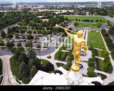 Angel Moroni au sommet du temple Provo Utah devant le Provo Missionary Training Center, Provo, Utah, USA Banque D'Images