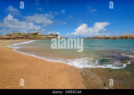 France, Bretagne, Trégastel, granite rose COAs en été Banque D'Images