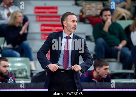 Sito Alonso UCAM Murcia CB entraîneur-chef, UCAM MURCIA CB vs HAPOEL HOLON Champions League, ronde de 16, groupe L, Murcia Sports Palace, région de Murcie, 23 janvier 2024 Banque D'Images