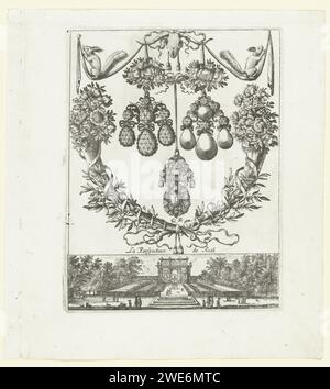 Cartouche avec trois bijoux, au fond du jardin du château de Ruel, Balthazar Moncornet, d'après François Lefebure, tirage 1665 cartouche composé d'un crâne van bélier avec une draperie suspendue avec deux écureuils et deux cornes d'abondance en dessous. Au milieu, l'avant et l'arrière d'un pendentif ou boucle d'oreille sont représentés, sous un pendentif ou une broche sertie de pierres précieuses ou de perles. En bas d'une vue sur le jardin du château de Ruel. De la série de 12 magazines avec des dessins de bijoux pour orfèvres et émailleurs. Troisième édition. Imprimeur : France (éventuellement)éditeur : Paris pape Banque D'Images
