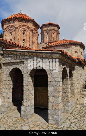 265+ Multidomed style byzantin, XVI c.église reconstruite des Saints Archanges, monastère orthodoxe oriental de Saint Naum noyau. Ohrid-Macédoine du Nord. Banque D'Images