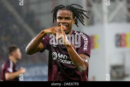 Edimbourg, Royaume-Uni. 23 janvier 2024. Parc Tynecastle. Edimbourg. Cinch Scottish Premiership .Hearts v Dundee 23 janvier 2024 pendant le match entre Hearts et Dundee Heart, Dexter Lembikisa célèbre après avoir marqué son premier but pour Hearts et le but égalisateur à 2-2 dans le match (crédit photo : Alamy Live News/David Mollison) crédit : David Mollison/Alamy Live News Banque D'Images