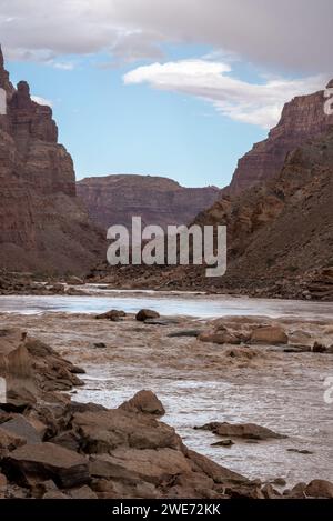 Big Drop #3 (alias Satan Gut) sur le fleuve Colorado, Cataract Canyon, Utah. Banque D'Images