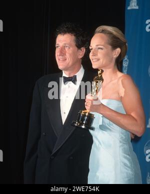 1998 Helen Hunt Geoffrey Rush elle gagne Oscar pour aussi bon que ça obtient film John Barrett/PHOTOlink.net Banque D'Images