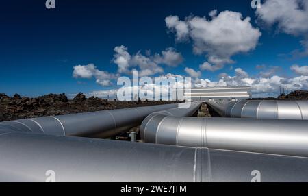 Pipelines, centrale de Suournes, Gunnuhver, péninsule de Reykjanes, Islande Banque D'Images