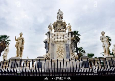 Teatro Marmoreo monument à Palerme, Sicile, Italie. Banque D'Images