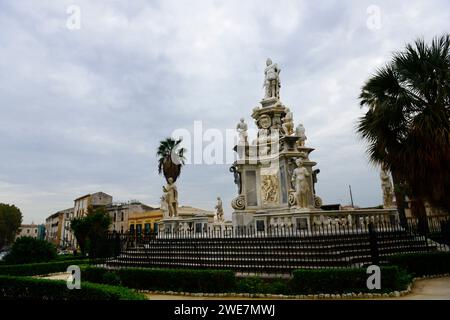 Teatro Marmoreo monument à Palerme, Sicile, Italie. Banque D'Images