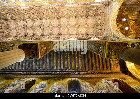 Intérieur de la chapelle palatine (Cappella Palatina) au Palais Royal de Palerme, Sicile. Banque D'Images