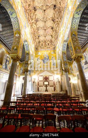 Intérieur de la chapelle palatine (Cappella Palatina) au Palais Royal de Palerme, Sicile. Banque D'Images