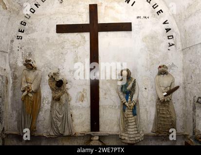 Cadavres momifiés dans les catacombes capucines de Palerme, Italie. Banque D'Images