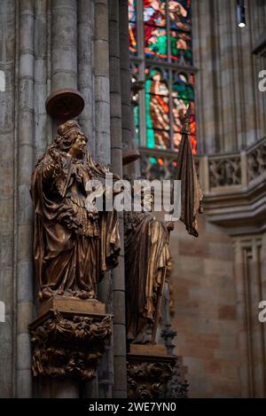 Intérieur du St. Cathédrale catholique métropolitaine de Vitus dans le complexe du château de Prague en Tchéquie le 15 janvier 2024 Banque D'Images