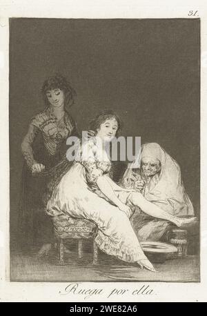 Elle prie pour elle, Francisco de Goya, 1797 - 1799 imprimer Une jeune femme, vue de côté, assise sur un banc. Ses cheveux sont peignés par une femme. A côté d'elle se trouve une vieille femme avec un chapelet. Le tirage le plus trente de la série Los Caprichos. Espagne gravure de papier / Drypoint vieille femme. homme adulte. dire le rosaire Banque D'Images