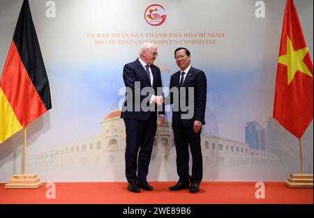 24 janvier 2024, Vietnam, Ho-Chi-Minh-ville (saigon) : le président fédéral Frank-Walter Steinmeier rencontre Phan Van Mai, président du Comité populaire de Ho Chi Minh-ville, à la Maison allemande. Le président fédéral Steinmeier et son épouse visitent le Vietnam et la Thaïlande pour un voyage de quatre jours en Asie du Sud-est. Photo : Bernd von Jutrczenka/dpa Banque D'Images