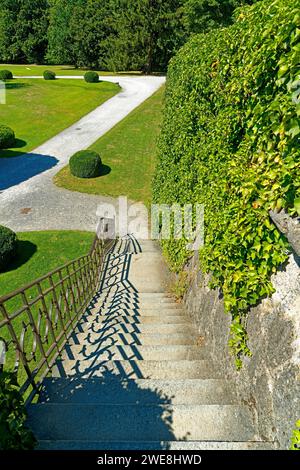 Schloß Ambras, Schloßpark, Treppe Banque D'Images